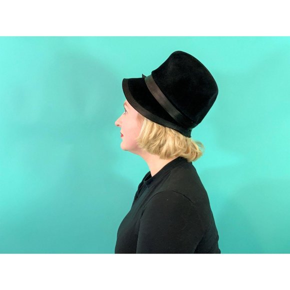 Vintage 1950s Bucket Hat Luxuria Black Satin Bow Tall Hat - Picture 9 of 10